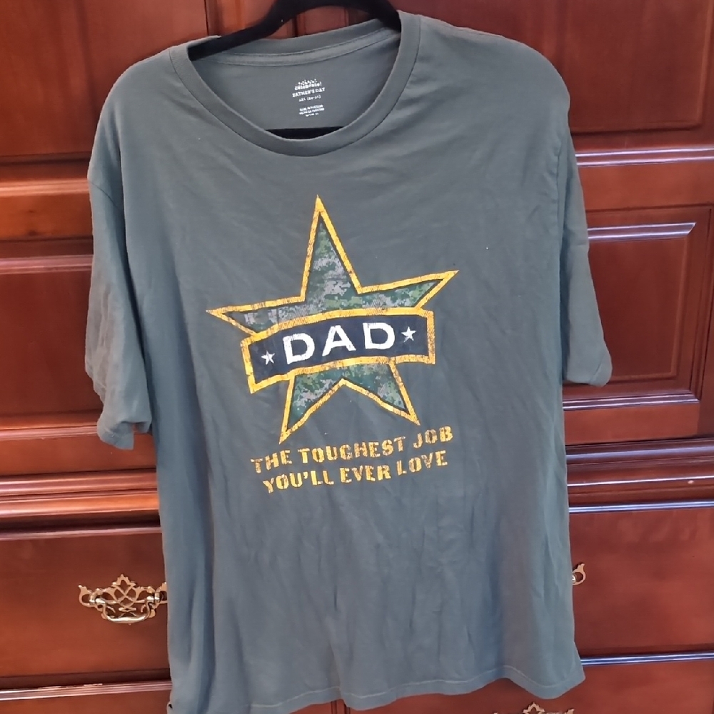 Dad Graphic T-Shirt - Green and Yellow